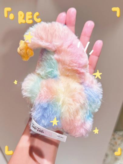 听说每只棉花糖颜色都不一样还挺特别的不知道为什么不火拆开以后感觉我这只染色还挺均匀正面反面都很多颜色还偏我喜欢的粉色决定留着啦