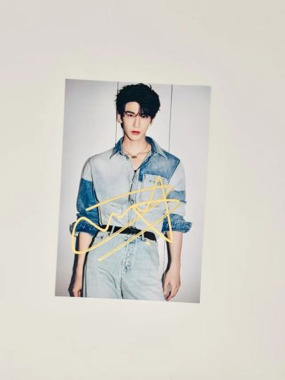 小核桃们 礼貌问问这几张是真还是假呀？