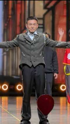 之前有去过男巫客厅，当时就被邓男子的魔术表演折服了。这次的表