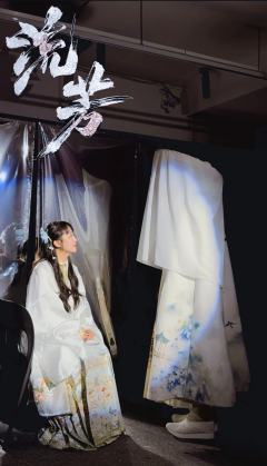 《流芳》赵晚舟,打了!
阎应元已上榜首!和羌青瓷并列了。
家