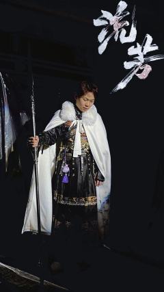 《流芳》赵晚舟,打了!
阎应元已上榜首!和羌青瓷并列了。
家