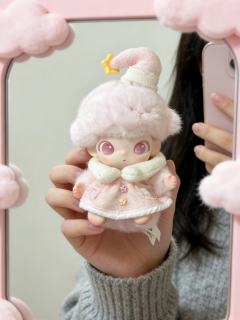 “想把你捧在手心，像星星一样闪✨”  
两只毛绒BJD甜度爆