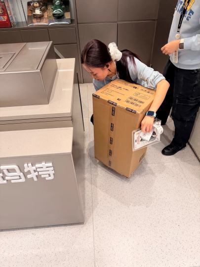 接大儿回家喽，毛发黑得发亮，开箱目测无瑕很安心哈哈哈浓眉大眼仔