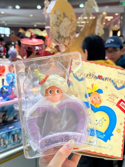 门店自提两个之后，在台面上摸到一个又满又重的，纠结半天还是拿下了，拆开紫色💜！！隐藏老奶！！开心🥳