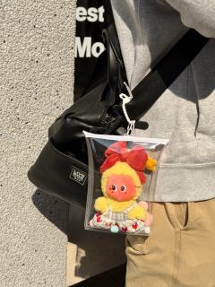 星星人终于出5.0了，怦然心动毛绒挂件
大大的蝴蝶结，怎能不