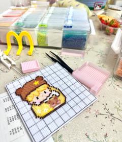 小甜豆  在拼豆届。目前是有一席之地的