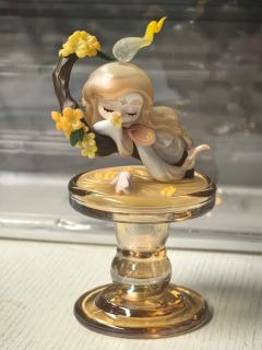 第一个用这个烛台的真的是天才！完美契合！美的不可方物！