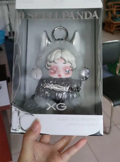 快闪批次的一只小狼，标准的长尖耳又对称，耳球超级大且外扩，胖胖的一只~唇线大微笑唇，绝美小脸蛋~