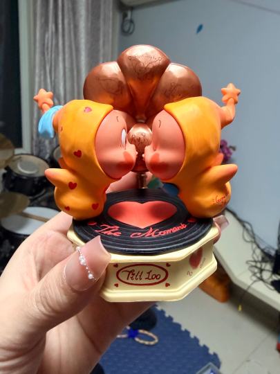 第一次抢到星星人吊卡，设计很可爱，但手感真的一般，没有大娃和随心配的那种质感，而且这个造型不做成旋转小音响确实有点遗憾