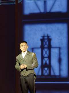 一场魔术2个高难度经典！爽爆了

邓男子的《重返 难天门》也