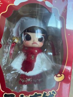 终于看到molly新款1/8可动的真面目了，一身唐装喜庆，寓