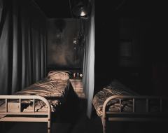 主题设定于一座废弃的妇幼保健院，故事围绕一系列离奇事件展开～