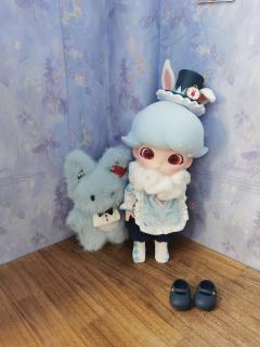 还是挺好拥有的吧，就是鞋子真的穿不进去呀。嘎子姐说：走，咱们