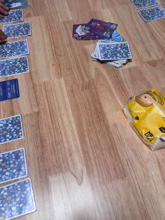 非常适合朋友聚会的毛线桌游，规则简单，但博弈感十足，上手很快