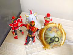 「逸れ一匹——」
说实话,个人直到现在还没从去年唐突传来的