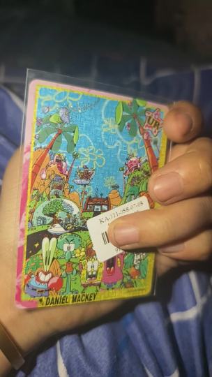 这卡为啥背面是个这人，好奇怪