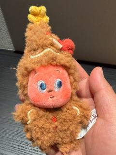 丑萌丑萌的星星人小饼干们～
大小很适合挂包上，没事捏捏它们也