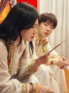 姐姐：蒂蒂

沈书华：奇奇

19:荣誉

阿金：柴闪闪

