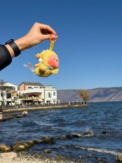 🦸星星人小超人在洱海上起飞啦！
🦸这款星星人挂件真的非常