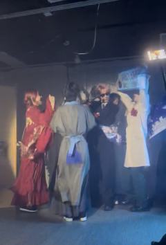 降雪，你曾低语，重逢就在不远的春天。可我才后知后觉，寂雪山常