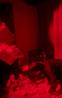 降雪，你曾低语，重逢就在不远的春天。可我才后知后觉，寂雪山常