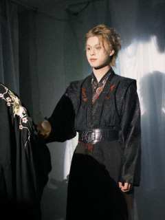 倘若这漫天神佛皆不应我所求，那便不求神佛，唯有求己。

感谢