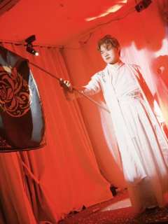 倘若这漫天神佛皆不应我所求，那便不求神佛，唯有求己。

感谢