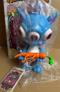 Ron English的Ronnie Rabbit手办，全新