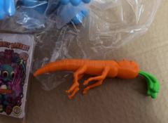 Ron English的Ronnie Rabbit手办，全新