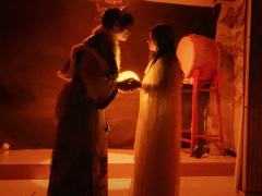 阿喜的一生，从精神病的全世界路过。
又名，整个世界都是祁夜，