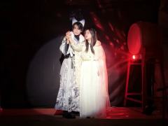 阿喜的一生，从精神病的全世界路过。
又名，整个世界都是祁夜，