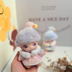 “想把你捧在手心，像星星一样闪✨”  
两只毛绒BJD甜度爆