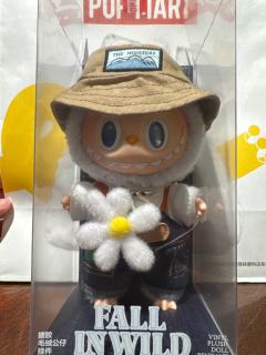 门店自提小春一个！但是这帽子的走线也太差了吧，159买的娃诶