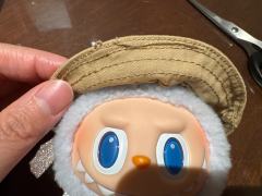 门店自提小春一个！但是这帽子的走线也太差了吧，159买的娃诶