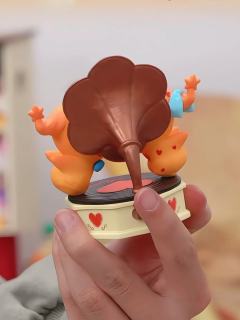 全凭手速抢到情人节星星人吊卡～💫💫