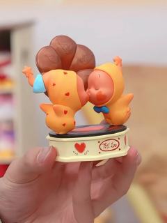 全凭手速抢到情人节星星人吊卡～💫💫