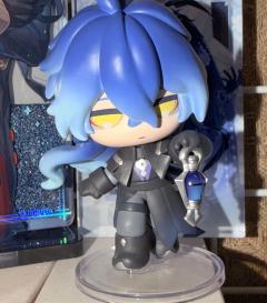 谁懂啊!这就是我最想要的菲林斯!✨
手办细节超绝,渐变的蓝发