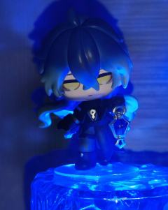 谁懂啊!这就是我最想要的菲林斯!✨
手办细节超绝,渐变的蓝发