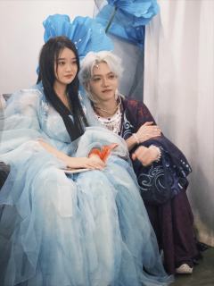 “在理智和情感里挣扎,亲手撕碎自己的后的无法复原”
角色: