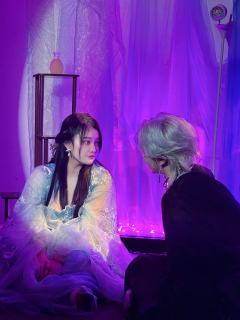 “在理智和情感里挣扎,亲手撕碎自己的后的无法复原”
角色: