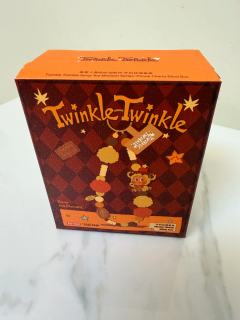 蹲了好久的星星人挂绳盲盒,拆开瞬间被这只招吉布丁萌到心化🥰