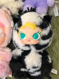 泡泡玛特这次的新品做工手感都不错，配色也很好看，全套入绝对不