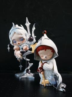 神圣感拉满了
    女王座下的神使