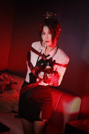 去的就是这个全女二次元酒局！每次都玩的很开心，希望主办多疼一下深圳人民，多来举办下活动好吗呜呜！打破次元壁全靠二次元酒局了，没有你都不知道周末该去哪里玩，许愿更多帅脸和妈妈降临，也希望主办能带来更多有