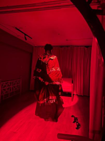 瞎眼皇帝/皇甫炎：时三
假太监/卓惟言：鸽子
真国师/无忧：了了
好痛啊好痛啊好痛啊 一砚改了俩个恋陪位 一点也不牢 凌少禹依旧顶……每一刻都在想无忧 非常用心的dm和店家 还遇到很好的车友 幸福之…