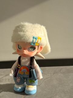 “想回到小时候的夏天”🌤️  
Zsiga这套彩虹牛仔装也