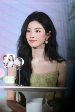 在绸缎与金属碰撞的空间里，看见美与力量的共生