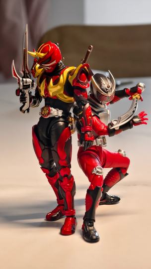 今年玩得最爽的shf，涂装、可动、造型都是shf系列top的存在，爱不释手