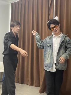 很难评的本。唯一优点只有最后剧情的抉择,终于不是自以为是的所