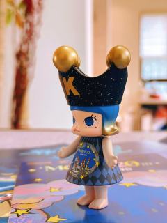 虽然展览的molly和我家的molly差不多。但是纪念品还是